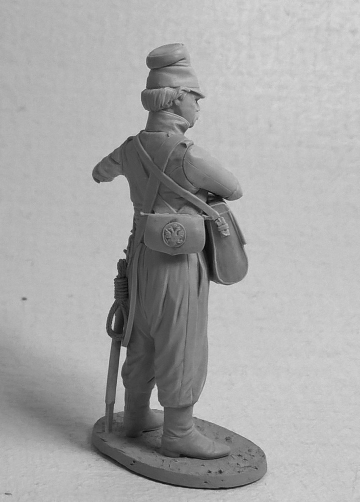 CHM-54339. Канонир (№2) орудийного расчета 6-фунтовой пушки конно-артиллерийских рот Донского казачьего войска, Россия 1809-16 гг. 54 мм. Материал - смола. Chronos Miniatures