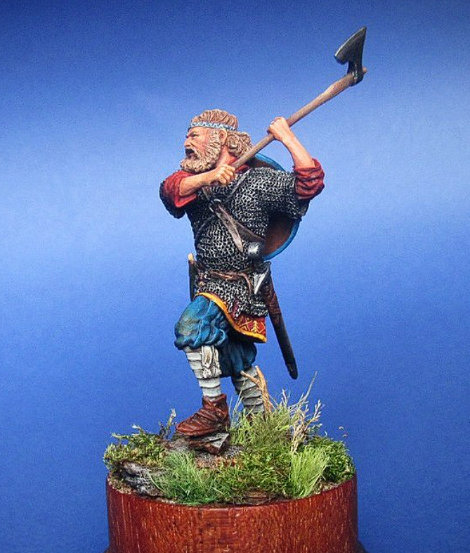 CHM-54060. Русский воин с топором, 13-14 века. 54 mm.  Материал - смола. Chronos Miniatures