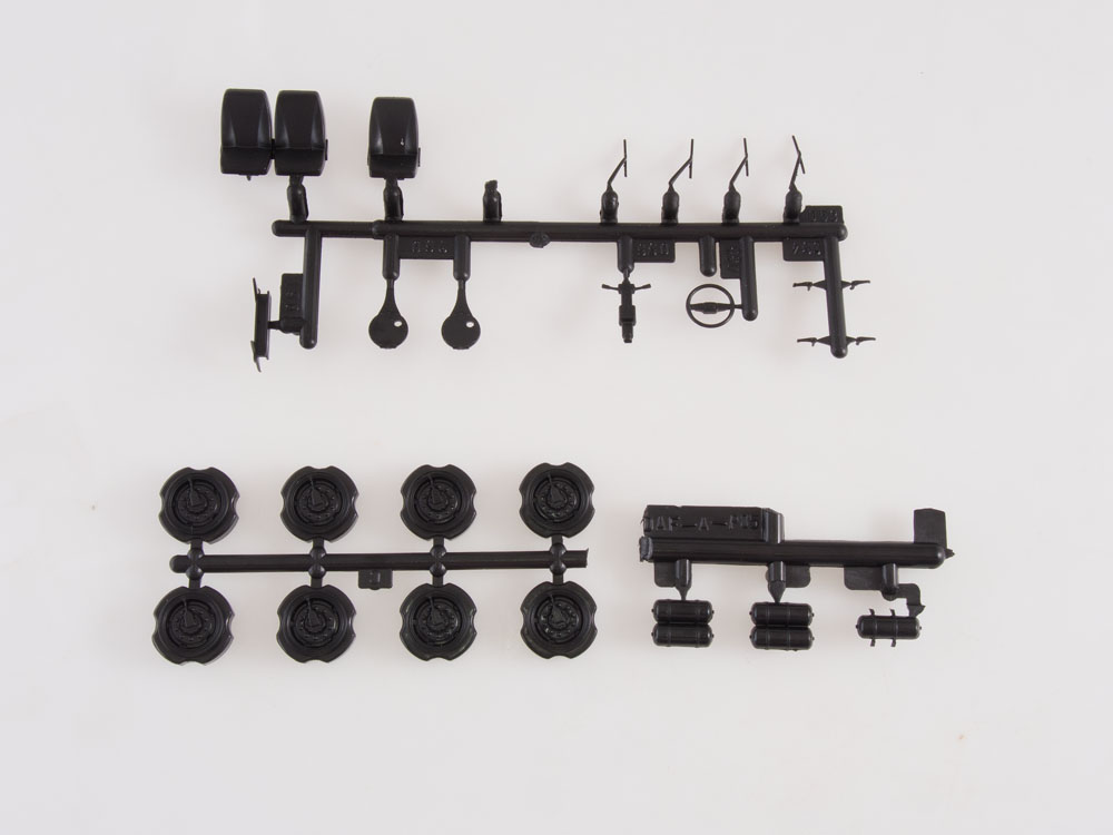 1302AVD Сборная модель КАМАЗ-43118 6x6 бортовой с тентом AVD Models