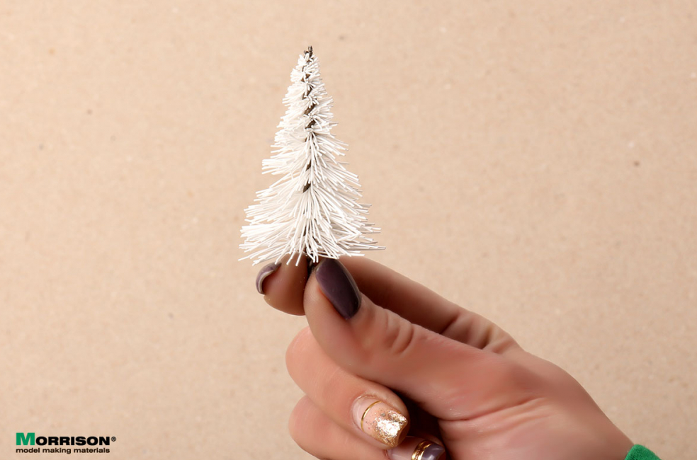 012ez005 Белые ёлочки для архитектурных макетов. Высота 5-6 см. Набор 10 штук.