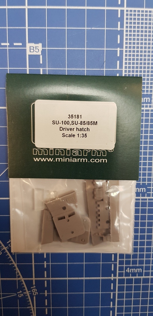 35181MIN СУ-100,СУ-85/СУ-85М Люк мехвода  Для модели Драгон, Звезда,Миниарт 1/35