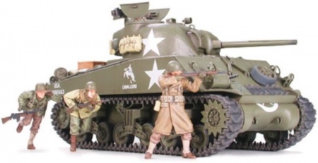 35250 M4A3 Sherman Американский танк, с 75мм пушкой. 1944г. Включает четыре фигуры и три варианта декалей. Tamiya