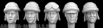 HIH02 5 heads, Italian WW2 AFV helmets 