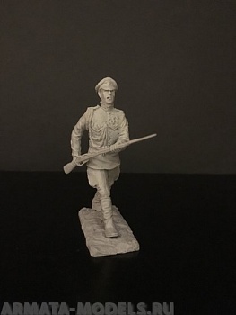 5103ТБ Офицер дивизии Каппеля идущий с винтовкой в атаку