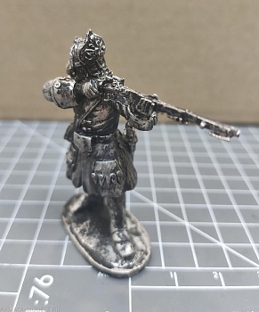 4203ТБ Пехота русской армии Петра 1, Пеший гренадер стреляющий стоя