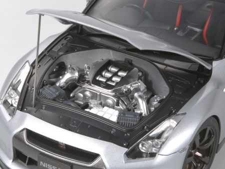 24300 Nissan GT-R Tamiya